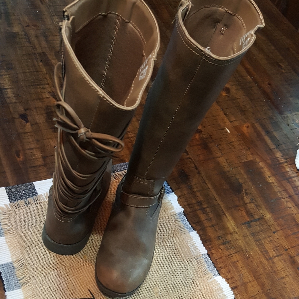 BIG GIRLS brown boots